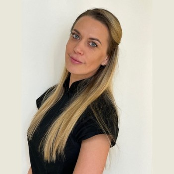 Bozó Dóra