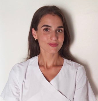 Dr. Aliz Kovács